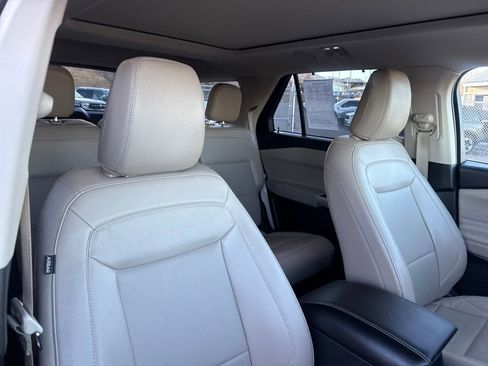 Certified 2023 Ford Explorer Limited w/ Limited Technology Package image 28