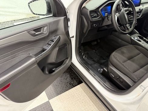 Used 2024 Ford Escape Active image 32