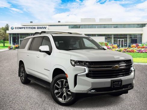 Used 2024 Chevrolet Suburban LT w/ Luxury Package AWD/4WD image 1