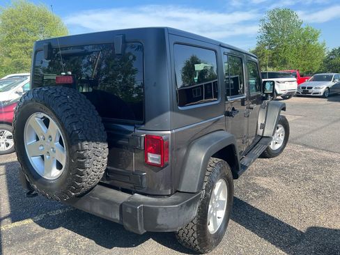 Used 2017 Jeep Wrangler Unlimited Sport w/ Quick Order Package 23S AWD/4WD image 4