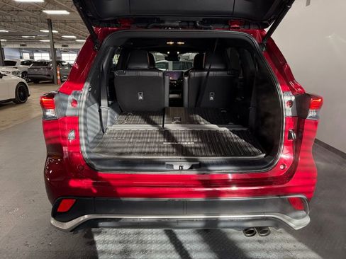 Used 2023 Toyota Highlander XSE image 23