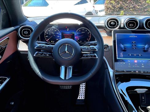 Used 2024 Mercedes-Benz GLC 300 4MATIC image 6