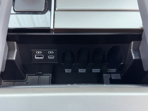 Used 2025 Toyota Sequoia SR5 image 32