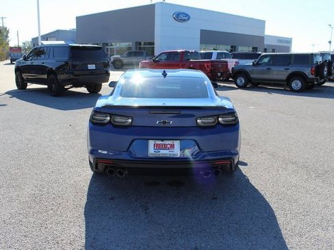 Used 2022 Chevrolet Camaro LT w/ RS Package image 8