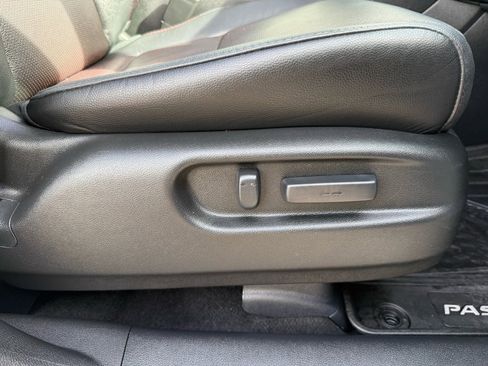 Used 2025 Honda Passport Black Edition image 57