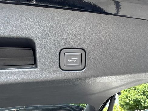New 2026 Chevrolet Traverse High Country w/ LPO, Floor Liner Package AWD/4WD image 14
