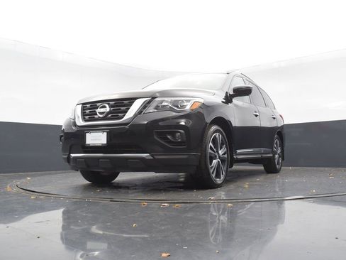 Used 2017 Nissan Pathfinder Platinum w/ Cargo Package image 46