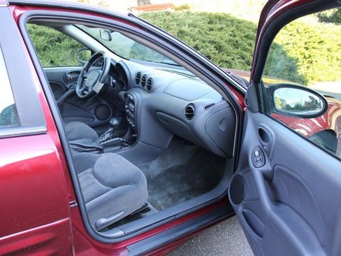 Used 2002 Pontiac Grand Am SE image 13
