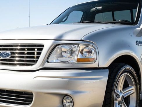 Used 2001 Ford F150 Lightning image 10