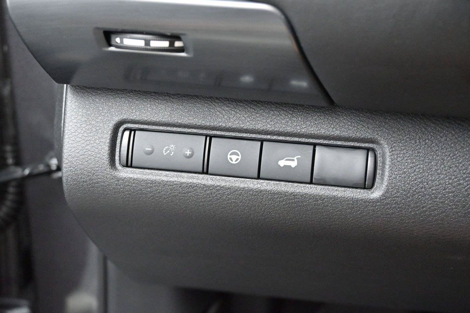Used 2025 Nissan Pathfinder SL w/ SL Premium Package FWD image 26