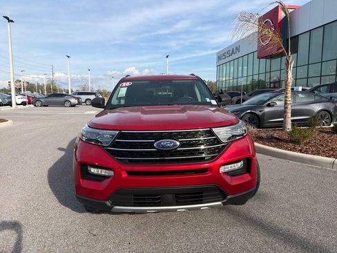 Used 2020 Ford Explorer XLT w/ Equipment Group 202A image 2