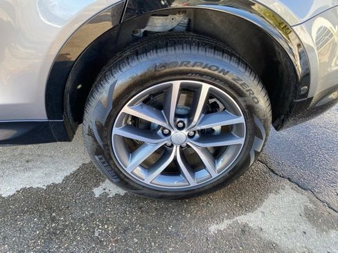 Used 2025 Land Rover Discovery Sport Dynamic SE image 13