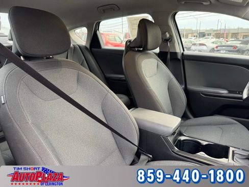 Used 2025 Kia K4 LXS image 36