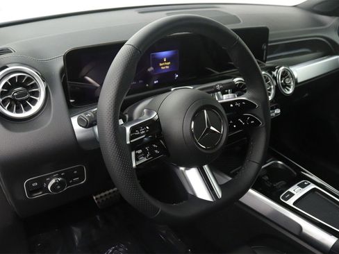 New 2025 Mercedes-Benz GLB 250 image 5