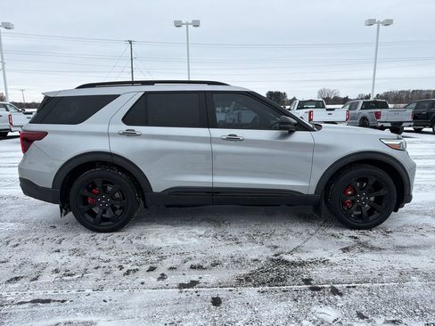Used 2020 Ford Explorer ST w/ ST Street Pack image 6