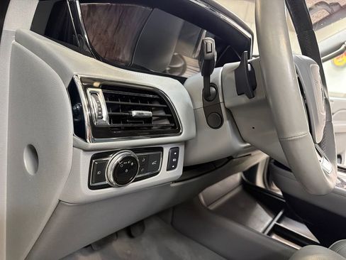 Used 2018 Lincoln Navigator Reserve w/ Technology Package AWD/4WD image 31