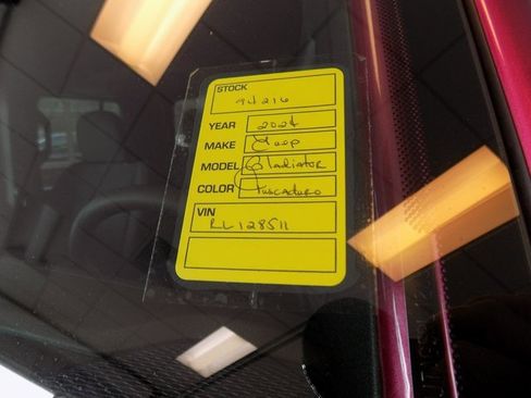 Used 2024 Jeep Gladiator Sport image 36