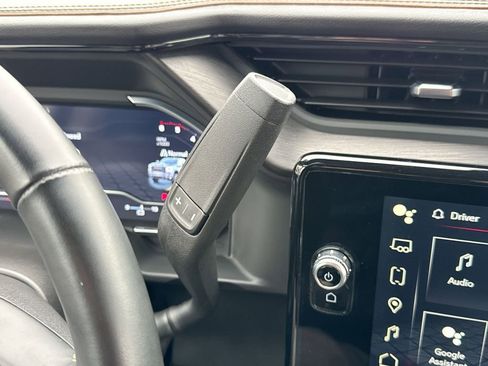 Used 2025 GMC Sierra 2500 AT4 image 16