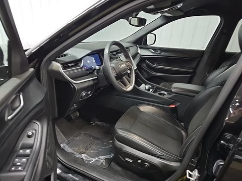Used 2024 Jeep Grand Cherokee L Laredo AWD/4WD image 28