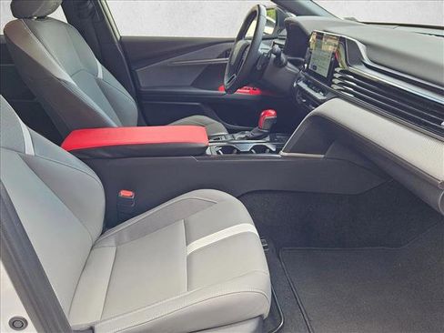 Used 2025 Toyota Camry SE image 20