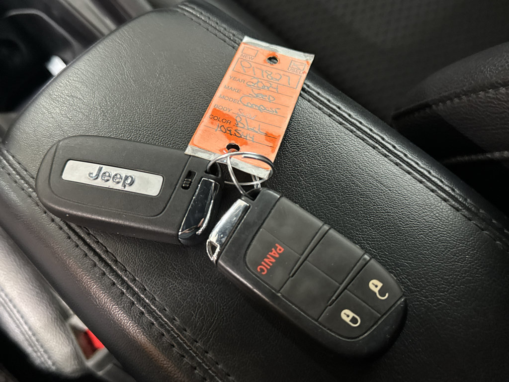 Used 2024 Jeep Compass Latitude AWD/4WD image 36