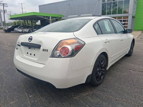 Used 2010 Nissan Altima 2.5 S FWD image 5