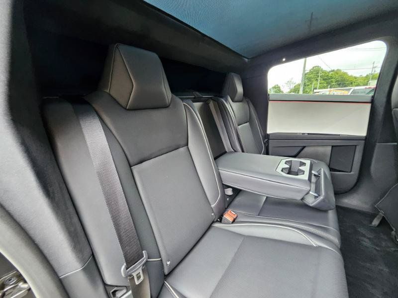 Used 2024 Tesla Cybertruck AWD Crew Cab image 80
