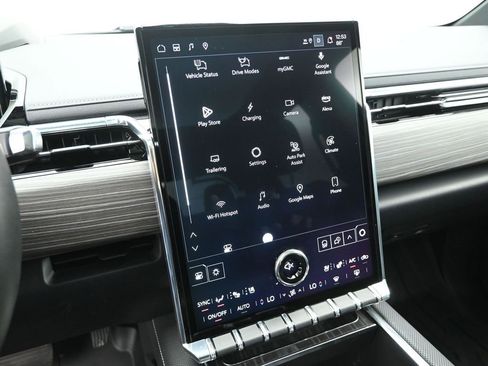 Used 2025 GMC Sierra EV Denali image 15