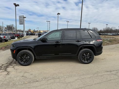 New 2026 Jeep Grand Cherokee Altitude AWD/4WD image 8