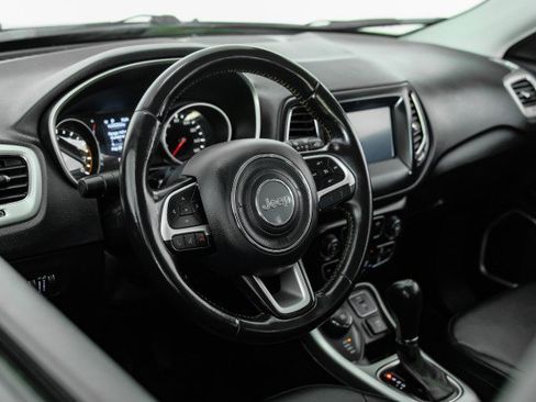 Used 2020 Jeep Compass Latitude AWD/4WD image 13