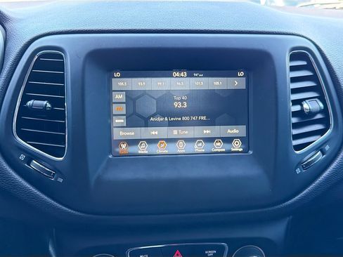 Used 2018 Jeep Compass Latitude w/ Popular Equipment Group FWD image 26