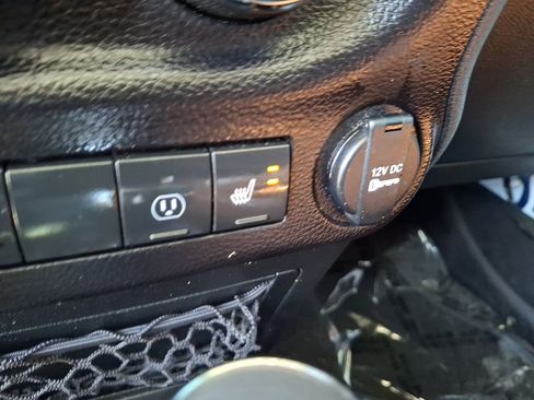 Used 2017 Jeep Wrangler Unlimited Rubicon w/ Connectivity Group AWD/4WD image 25