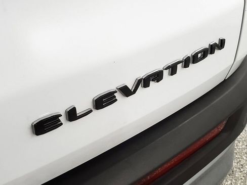 Used 2025 GMC Acadia Elevation image 23