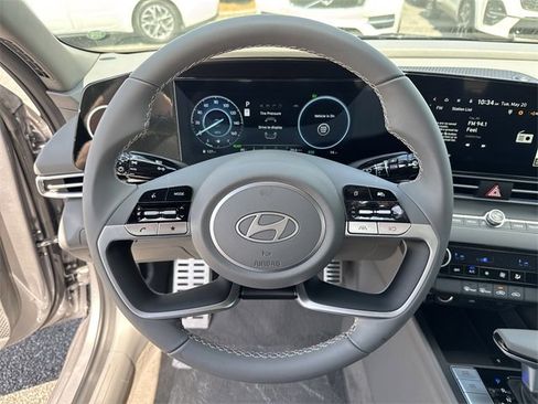 New 2025 Hyundai Elantra SEL image 16