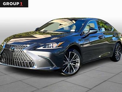 New 2025 Lexus ES 350 w/ Premium Package
