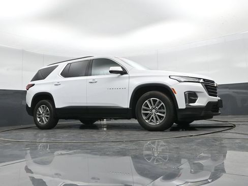 Used 2023 Chevrolet Traverse LT image 34