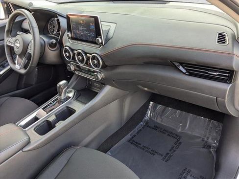 Certified 2025 Nissan Sentra SR FWD image 19