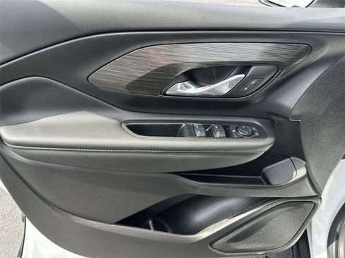 Used 2024 GMC Terrain SLE image 21