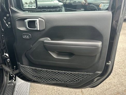 Used 2019 Jeep Wrangler Unlimited Rubicon image 16