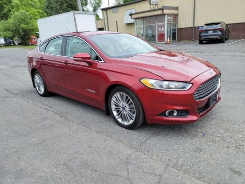 Used 2013 Ford Fusion SE FWD image 2