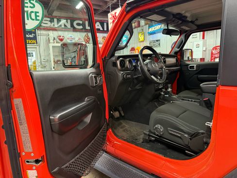 Used 2019 Jeep Wrangler Sport image 10