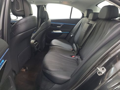 Used 2025 Mercedes-Benz E 350 4MATIC Sedan w/ MBUS Superscreen Package image 13