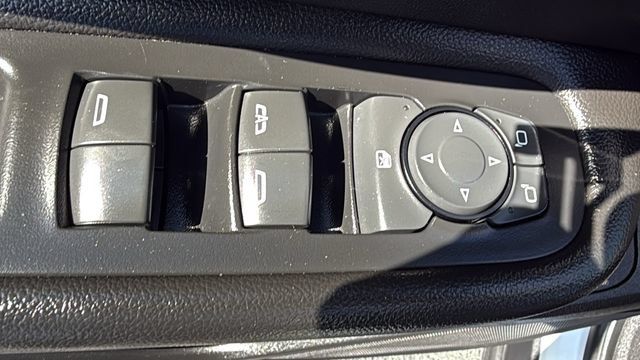 Used 2023 GMC Terrain SLT AWD/4WD image 13