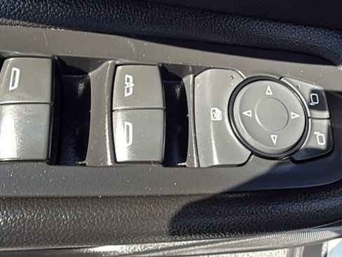 Used 2023 GMC Terrain SLT AWD/4WD image 13