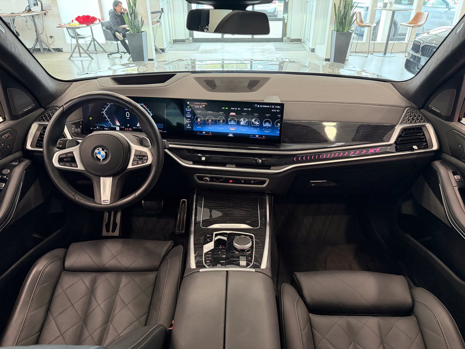 Used 2023 BMW X7 xDrive40i w/ M Sport Package AWD/4WD image 7