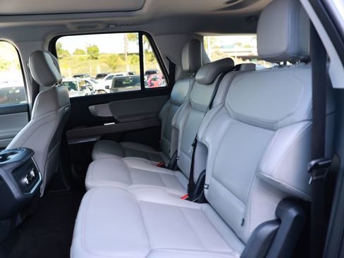 Used 2025 Ford Expedition Max Active AWD/4WD image 34