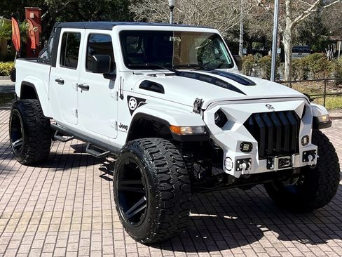 Used 2021 Jeep Gladiator Sport AWD/4WD image 2