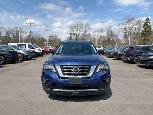 Used 2017 Nissan Pathfinder SV AWD/4WD image 16