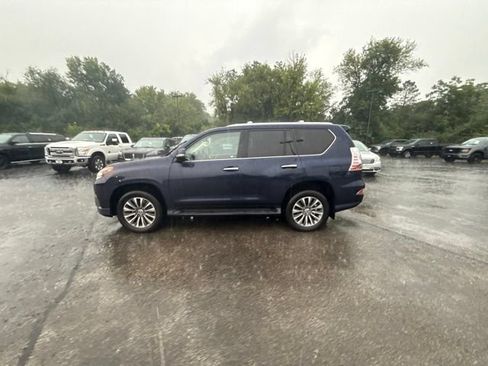 Used 2022 Lexus GX 460 Luxury w/ Accessory Package AWD/4WD image 22