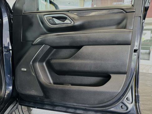 Used 2023 GMC Yukon XL SLT AWD/4WD image 44